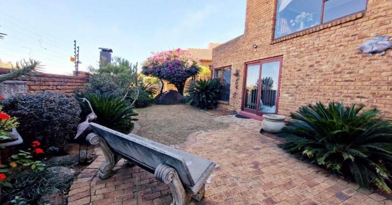 3 Bedroom Property for Sale in Bassonia Gauteng