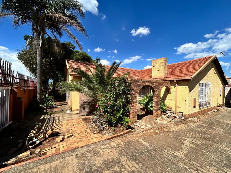 7 Bedroom Property for Sale in Sophiatown Gauteng