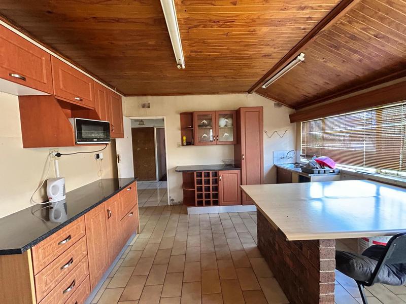 7 Bedroom Property for Sale in Sophiatown Gauteng