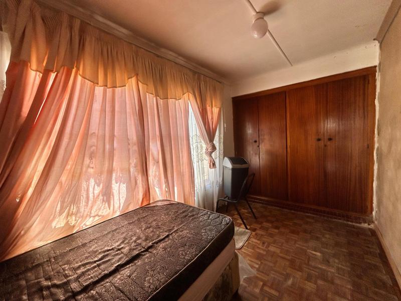 7 Bedroom Property for Sale in Sophiatown Gauteng