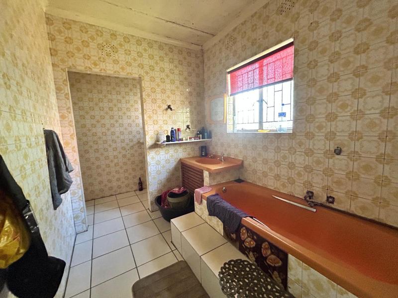 7 Bedroom Property for Sale in Sophiatown Gauteng