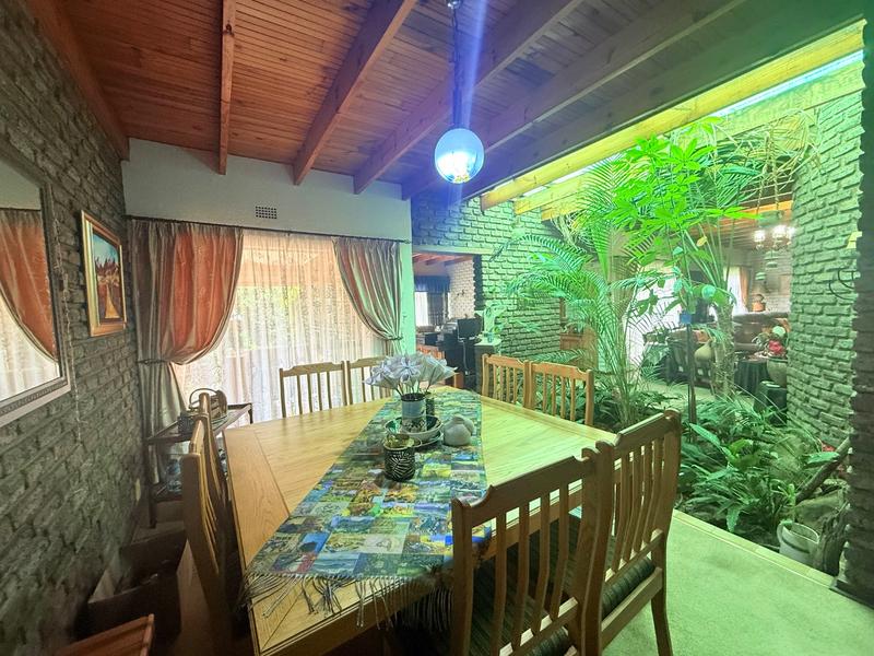 4 Bedroom Property for Sale in Flora Gardens Gauteng