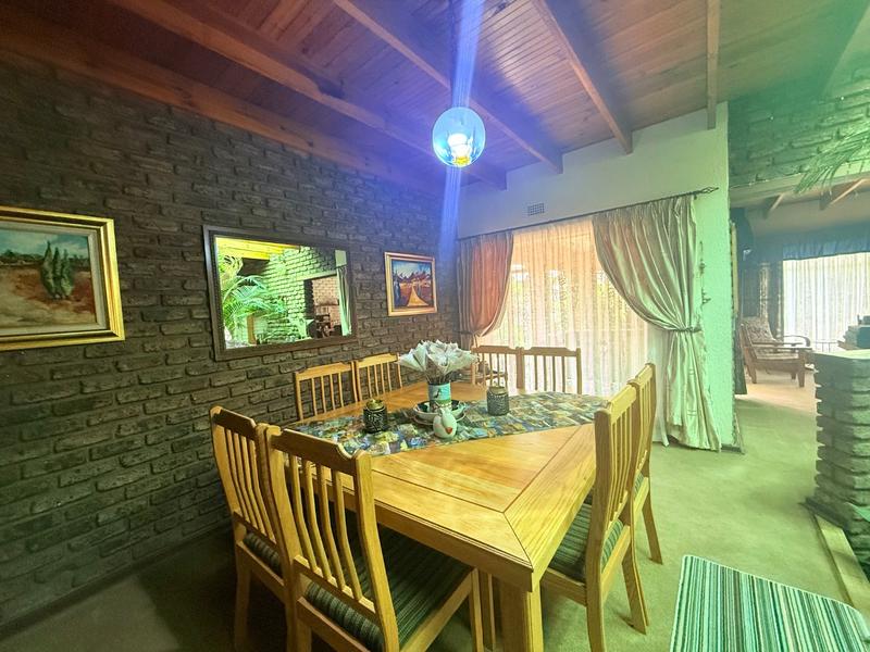 4 Bedroom Property for Sale in Flora Gardens Gauteng