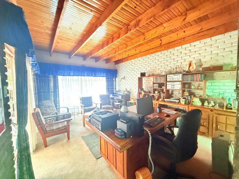 4 Bedroom Property for Sale in Flora Gardens Gauteng