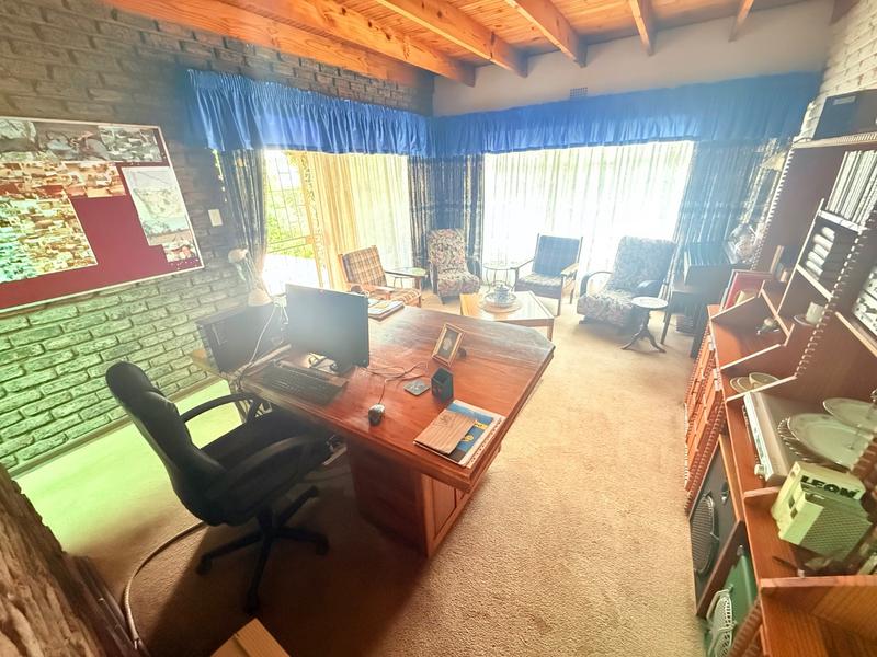 4 Bedroom Property for Sale in Flora Gardens Gauteng