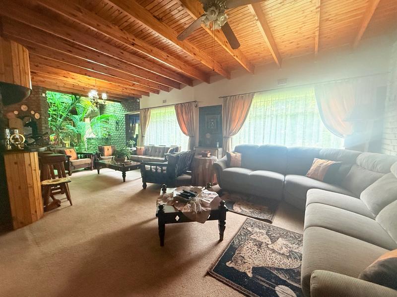 4 Bedroom Property for Sale in Flora Gardens Gauteng