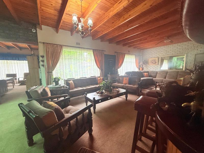 4 Bedroom Property for Sale in Flora Gardens Gauteng