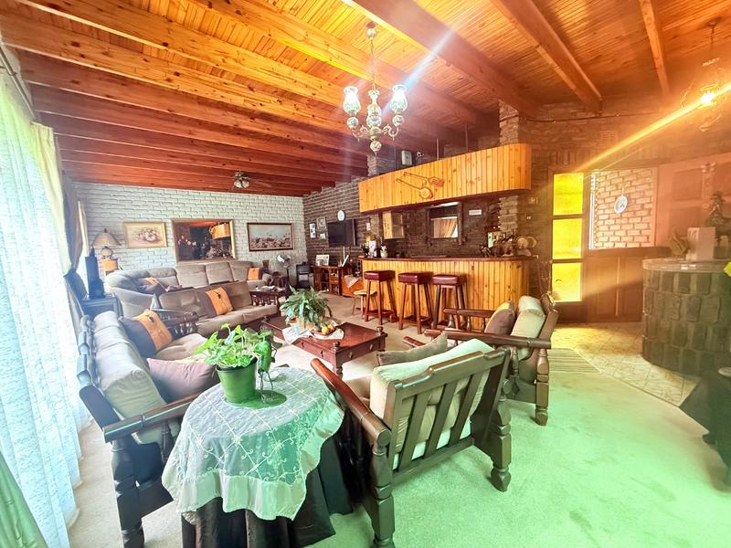 4 Bedroom Property for Sale in Flora Gardens Gauteng