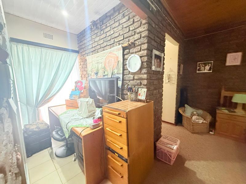 4 Bedroom Property for Sale in Flora Gardens Gauteng