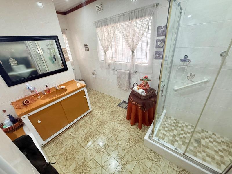 4 Bedroom Property for Sale in Flora Gardens Gauteng