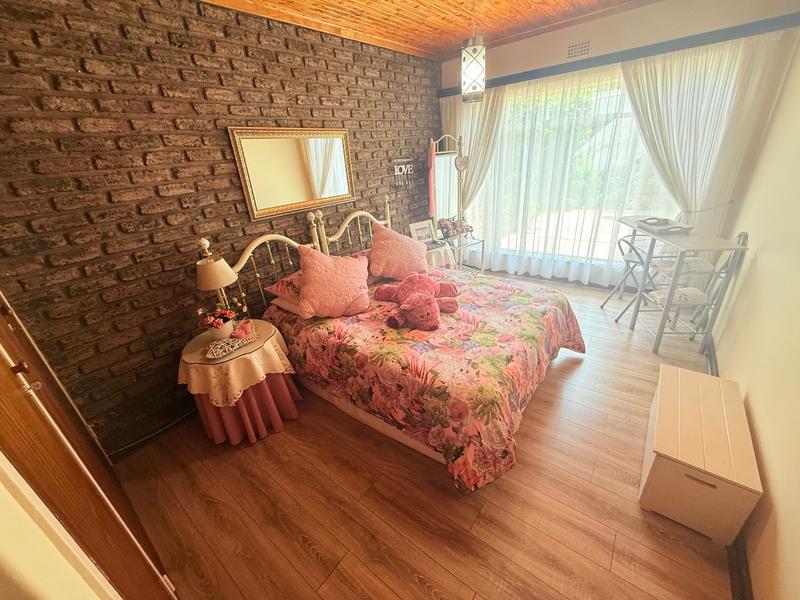 4 Bedroom Property for Sale in Flora Gardens Gauteng