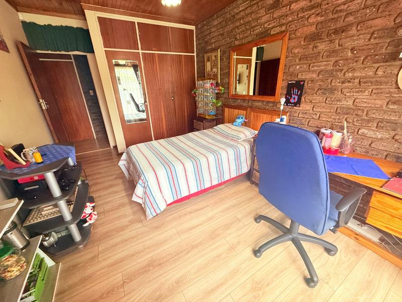 4 Bedroom Property for Sale in Flora Gardens Gauteng