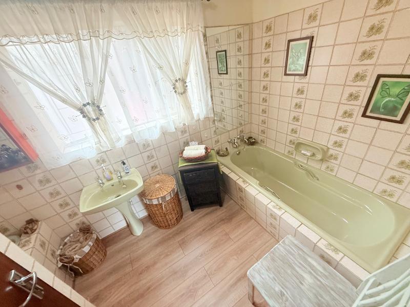 4 Bedroom Property for Sale in Flora Gardens Gauteng