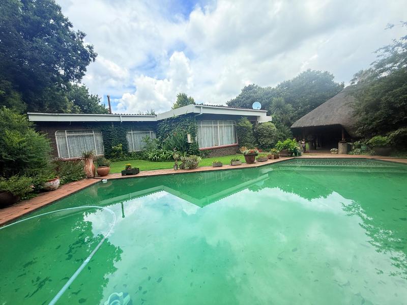 4 Bedroom Property for Sale in Flora Gardens Gauteng