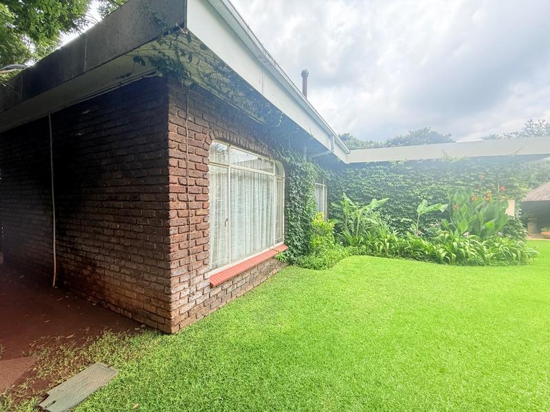 4 Bedroom Property for Sale in Flora Gardens Gauteng