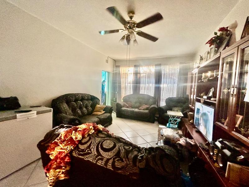 2 Bedroom Property for Sale in Vanderbijlpark CW Gauteng