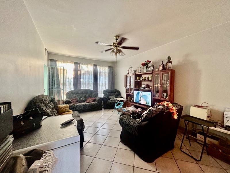 2 Bedroom Property for Sale in Vanderbijlpark CW Gauteng