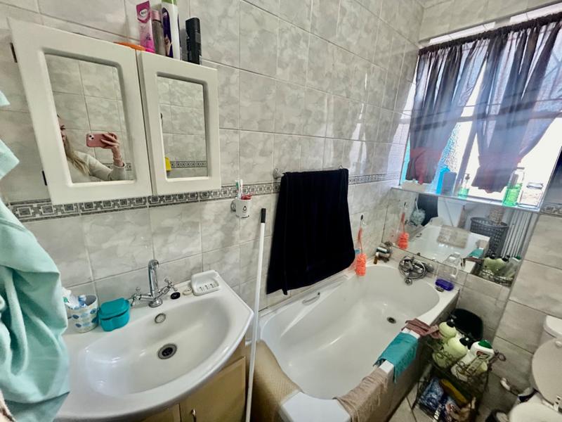 2 Bedroom Property for Sale in Vanderbijlpark CW Gauteng