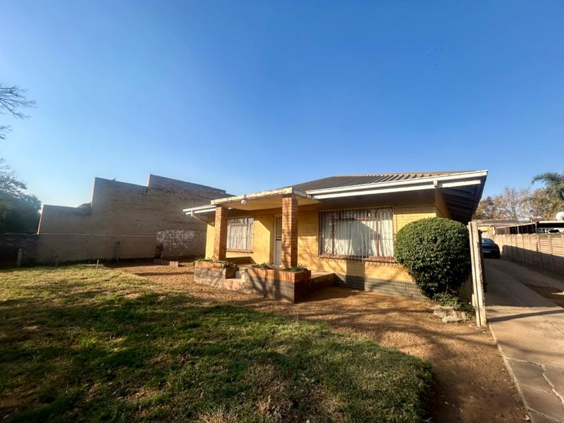 4 Bedroom Property for Sale in Vanderbijlpark CW 5 Gauteng