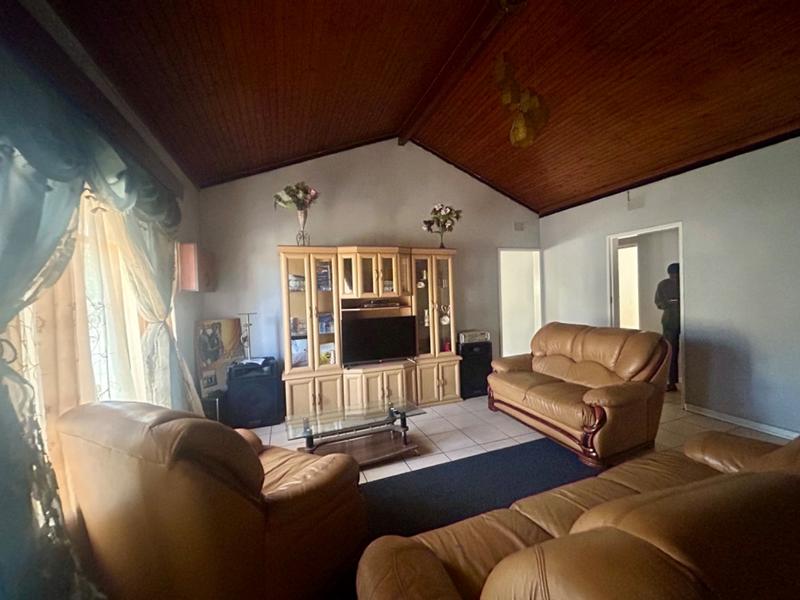 4 Bedroom Property for Sale in Vanderbijlpark CW 5 Gauteng