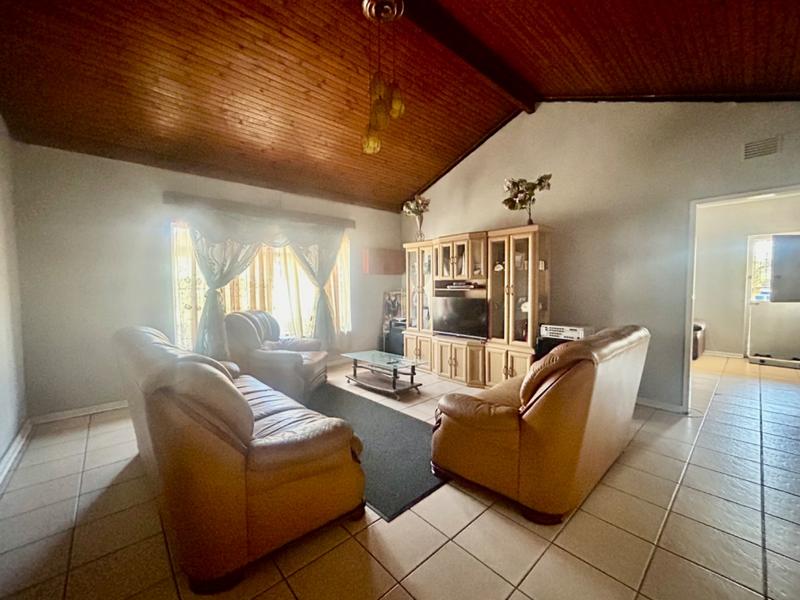 4 Bedroom Property for Sale in Vanderbijlpark CW 5 Gauteng