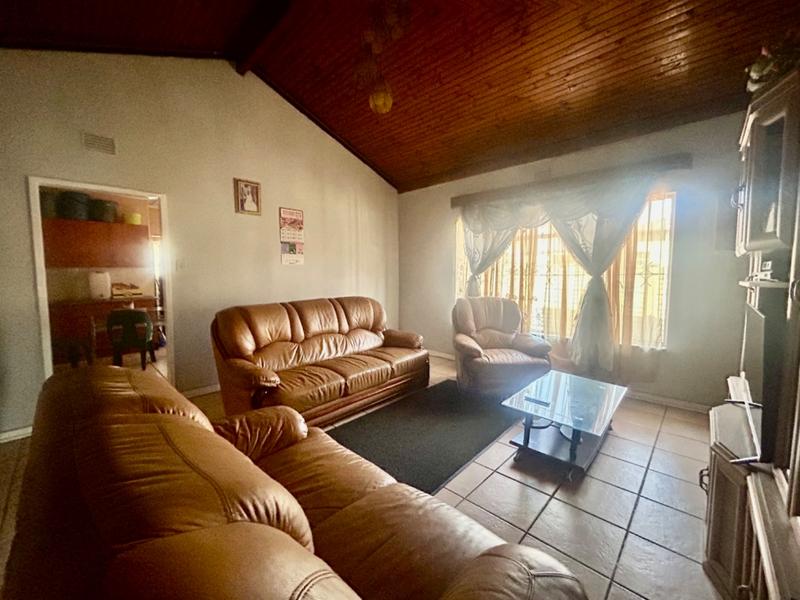 4 Bedroom Property for Sale in Vanderbijlpark CW 5 Gauteng
