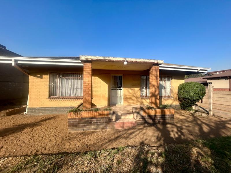 4 Bedroom Property for Sale in Vanderbijlpark CW 5 Gauteng