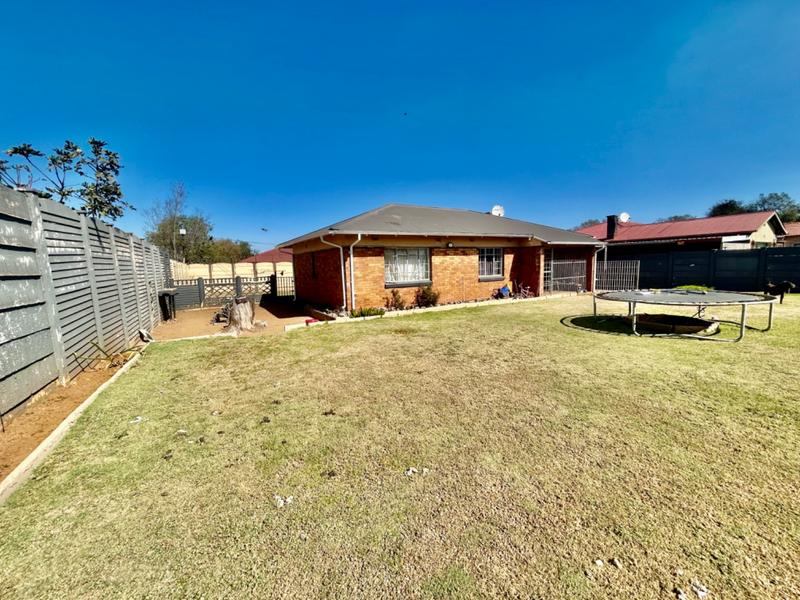 3 Bedroom Property for Sale in Vanderbijlpark Cw 6 Gauteng