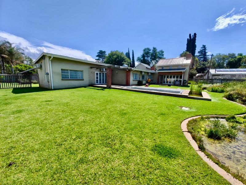 4 Bedroom Property for Sale in Vanderbijlpark SW 5 Gauteng