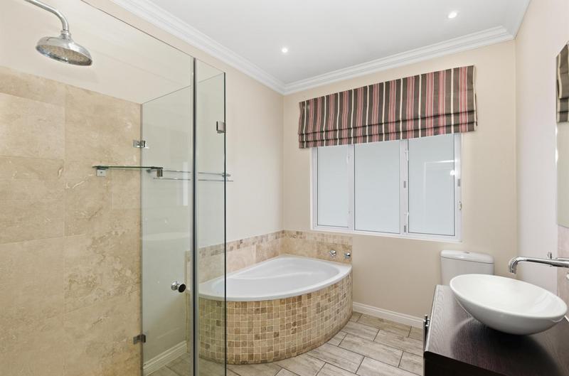 To Let 4 Bedroom Property for Rent in Fourways Gardens Gauteng