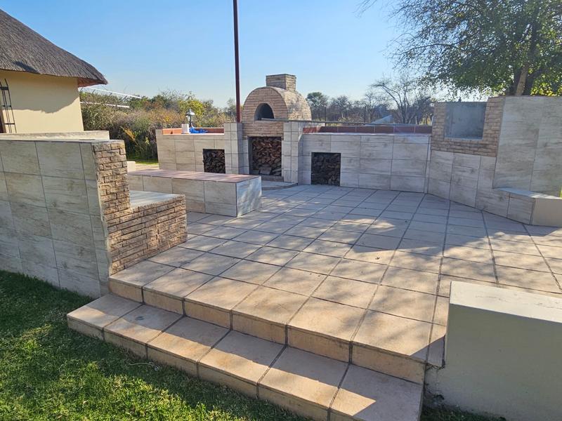 5 Bedroom Property for Sale in Lusthof Gauteng