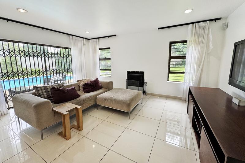 To Let 4 Bedroom Property for Rent in Benmore Gardens Gauteng