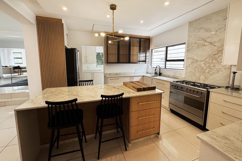 To Let 4 Bedroom Property for Rent in Benmore Gardens Gauteng