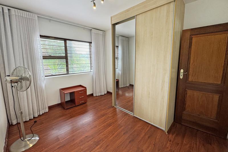 To Let 4 Bedroom Property for Rent in Benmore Gardens Gauteng