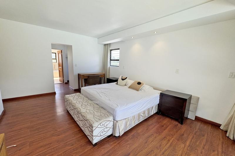 To Let 4 Bedroom Property for Rent in Benmore Gardens Gauteng