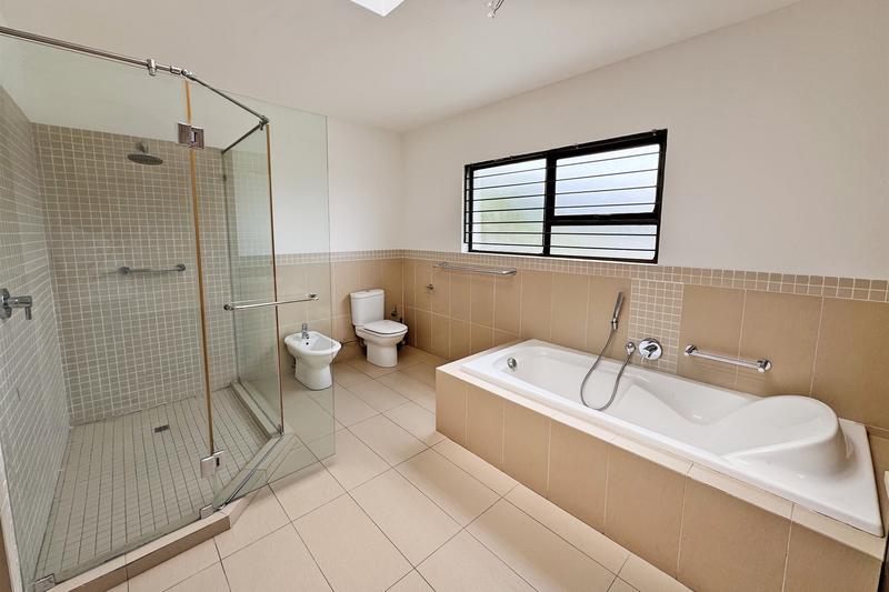 To Let 4 Bedroom Property for Rent in Benmore Gardens Gauteng