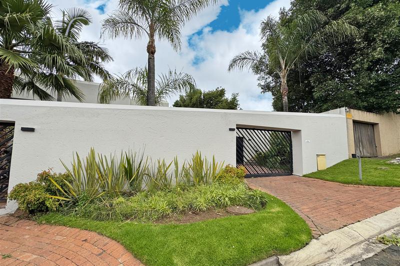 To Let 4 Bedroom Property for Rent in Benmore Gardens Gauteng