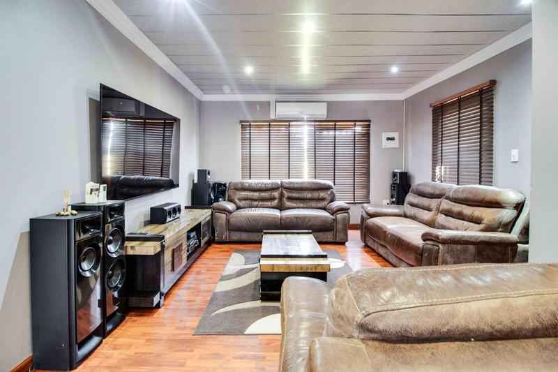 3 Bedroom Property for Sale in Dobsonville Gauteng