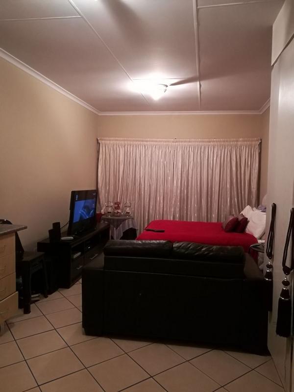 1 Bedroom Property for Sale in Karenpark Gauteng
