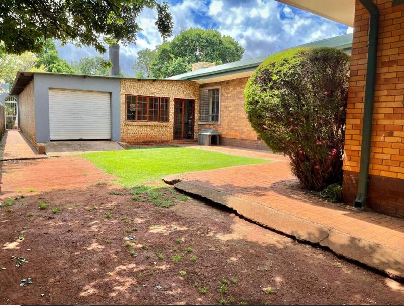 5 Bedroom Property for Sale in Cinderella Gauteng