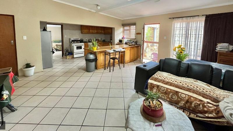 5 Bedroom Property for Sale in Cinderella Gauteng