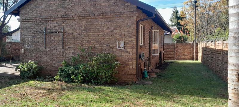 To Let 2 Bedroom Property for Rent in Rooihuiskraal North Gauteng