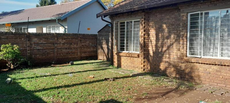To Let 2 Bedroom Property for Rent in Rooihuiskraal North Gauteng