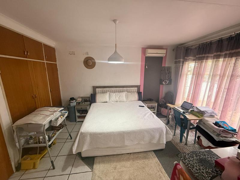 4 Bedroom Property for Sale in Rooihuiskraal Gauteng