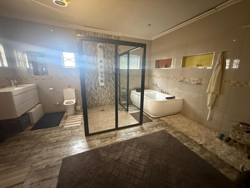 4 Bedroom Property for Sale in Rooihuiskraal Gauteng