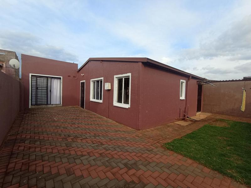 3 Bedroom Property for Sale in Protea Glen Gauteng