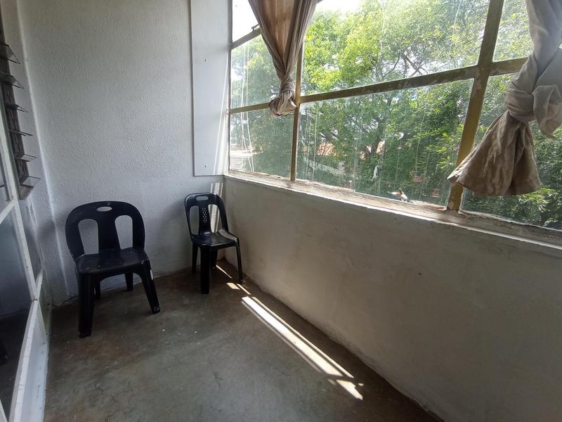 1 Bedroom Property for Sale in Florida Lake Gauteng