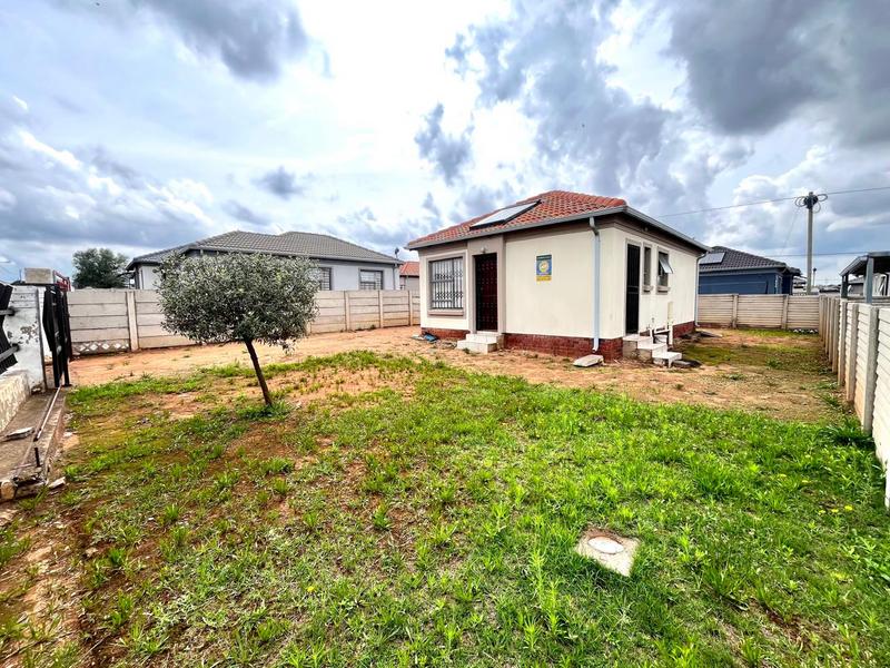 2 Bedroom Property for Sale in Witpoortjie Gauteng