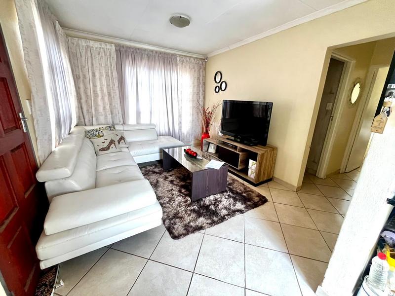 2 Bedroom Property for Sale in Witpoortjie Gauteng