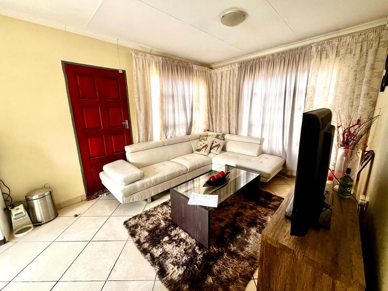 2 Bedroom Property for Sale in Witpoortjie Gauteng